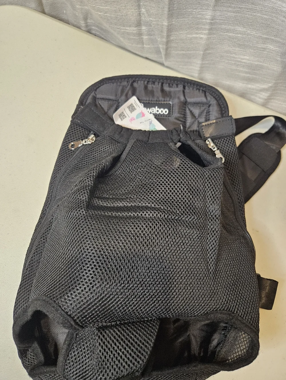 Pawaboo Pet Carrier Backpack, Legs Out, Easy-Fit for Traveling. XL NEW!
